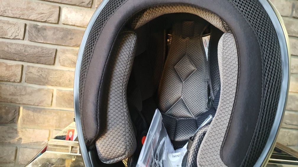 Kask sportowy Bell moro szary mat czarny biały HIT