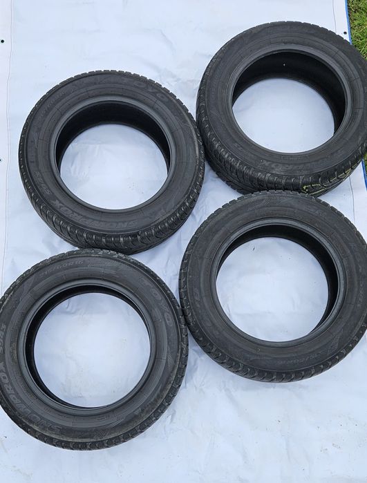 Opony TOYO Snowprox S943 215 / 60 R16 zima