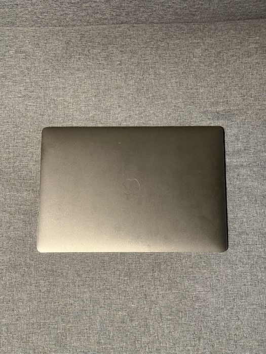MacBook Pro 15” 2018 i9 Radeon 16GB 512GB bardzo dobry stan