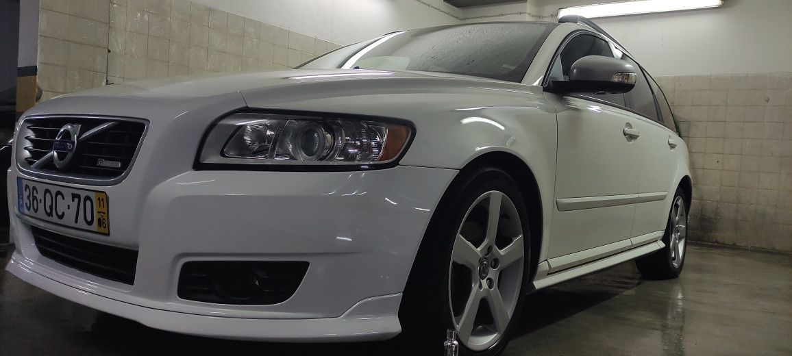 Volvo v50 R design