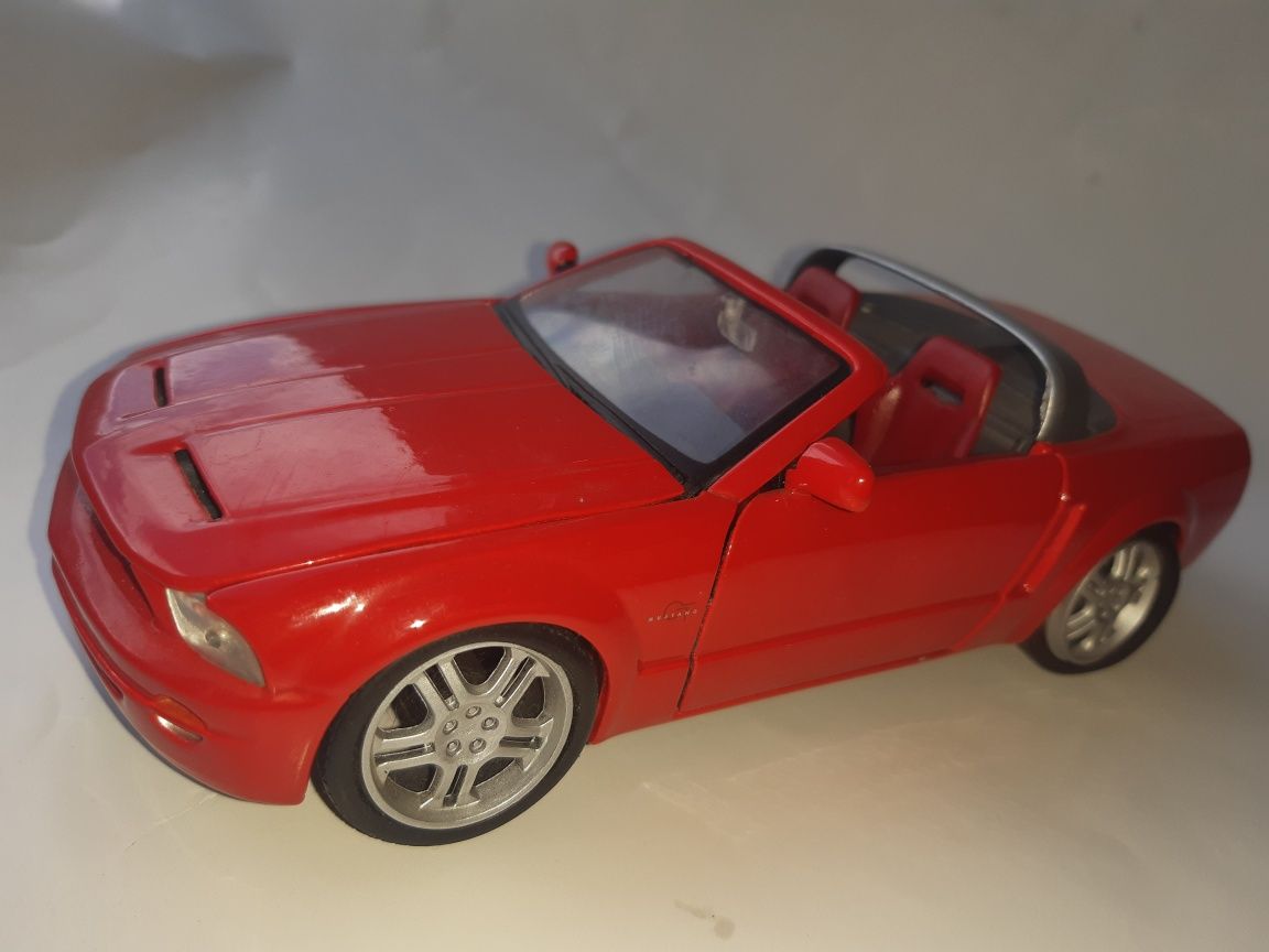 Автомодель Maisto (1:24) Ford Mustang GT Concept