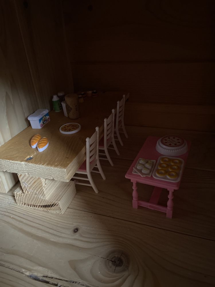 Duzy drewniany domek dla lalek barbie i malych