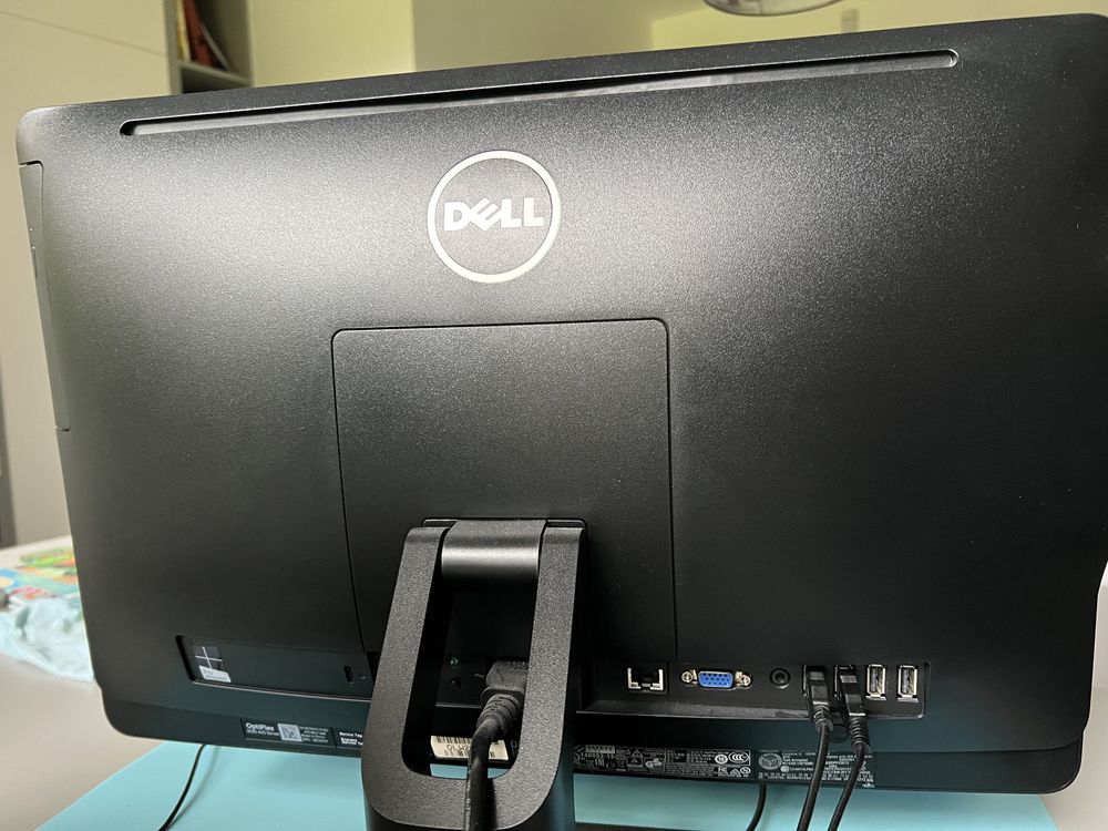 Komputer DELL AIO 3030 i5/12GB RAM/1TB WIn10PRO