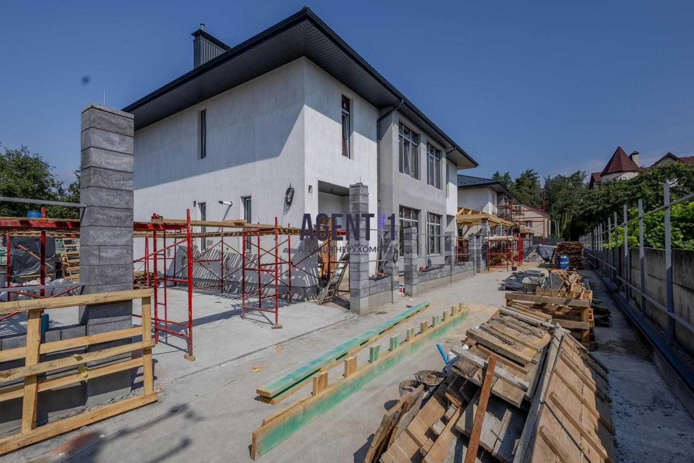 Продаж дуплекса 128 кв.м. біля лісу.  Центральні комунікації.