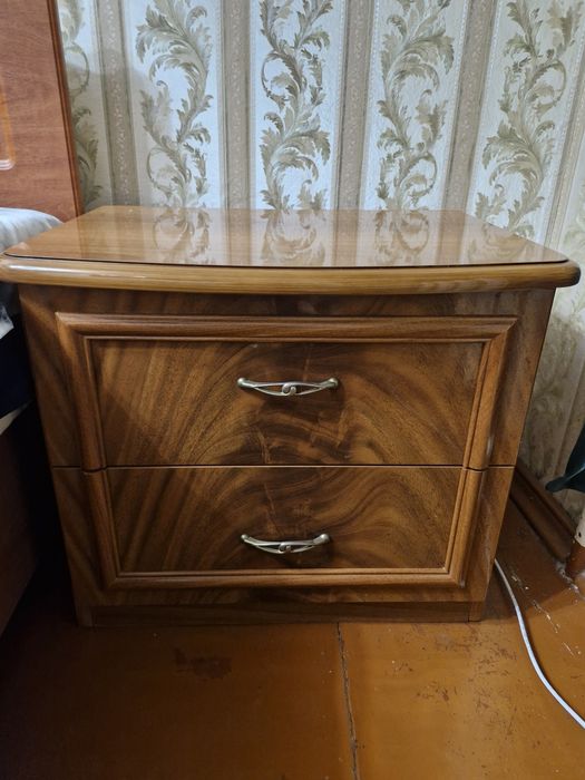 Тумбочки  прикроватні