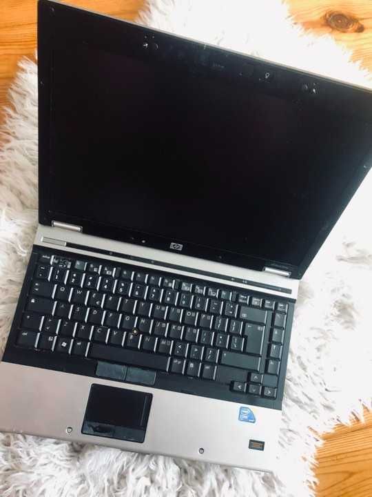 laptop hp srebrny komputer elitebook