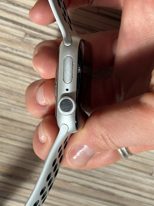 Apple Watch 5 40 mm на запчастини/під ремонт