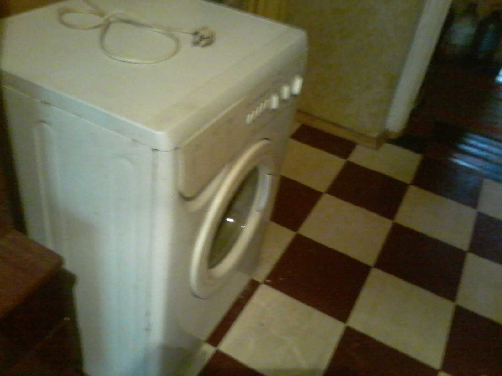 Продам  стиральную  машину indezit w105tx