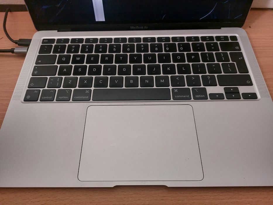 Apple macbook air m1 2020 a2337