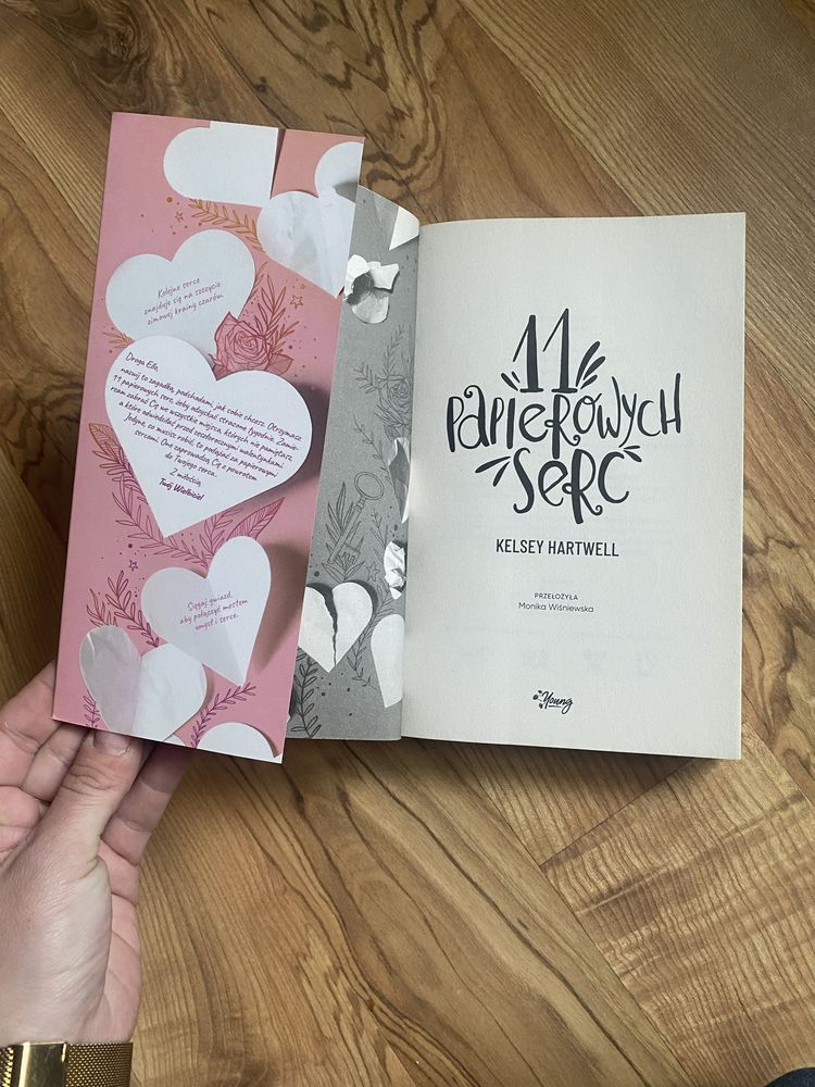 Książka „11 papierowych serc” Kelsey Hartwell