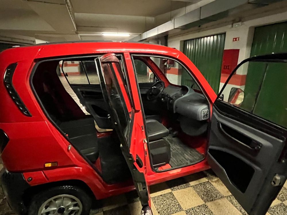 Microcar Bajaj Qute