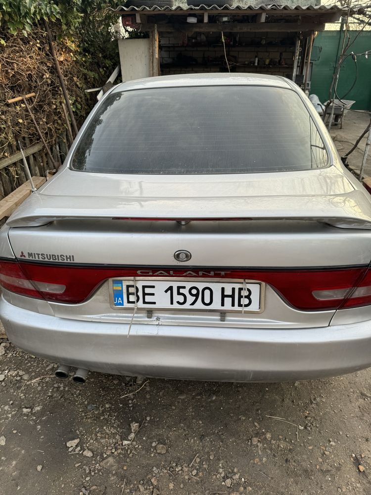 Продам mitsubishi galant с переоформленням.