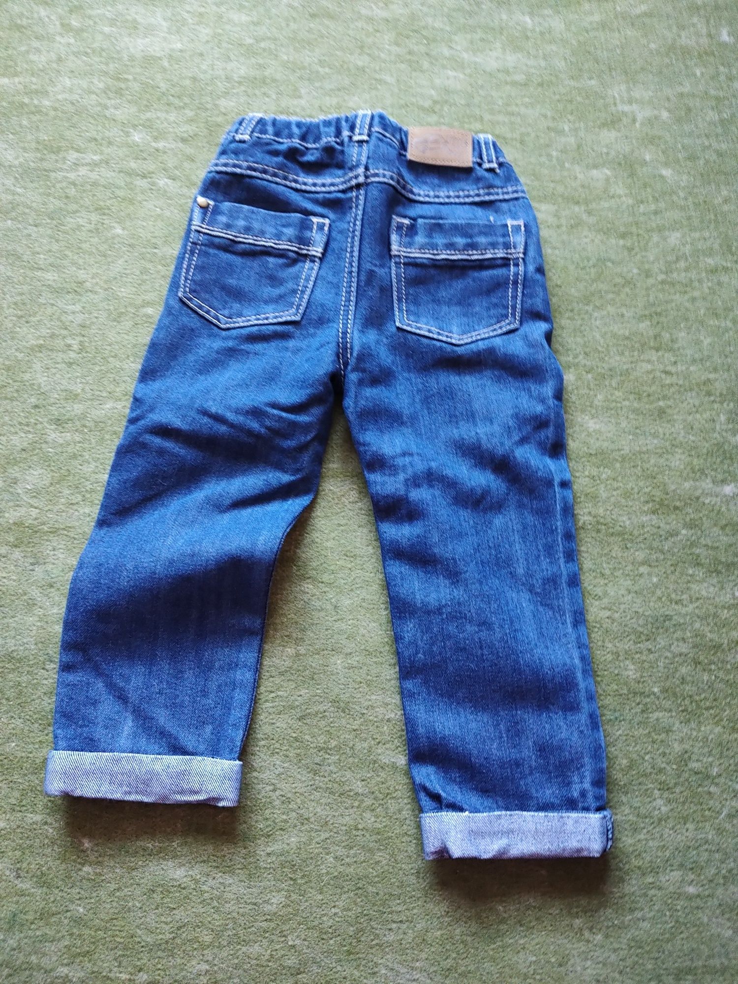 Spodnie jeans 98