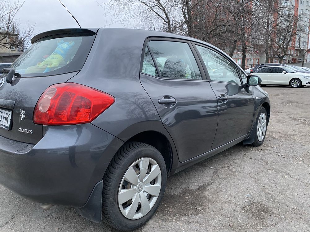 Toyota Auris ʼ08р 1.6 механіка