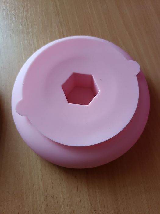 Różowa miska spowalniająca jedzenie dla psa