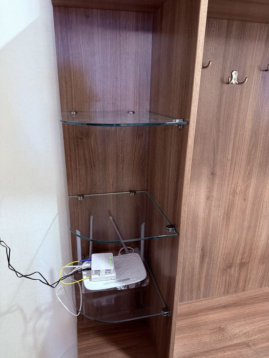 Стінка в коридор