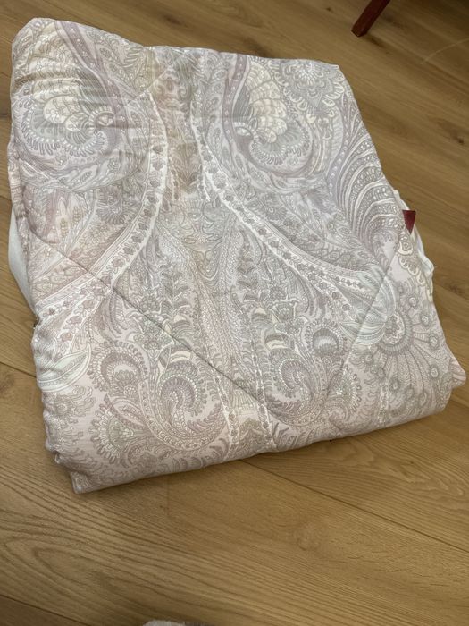 Продам одеяло ETRO