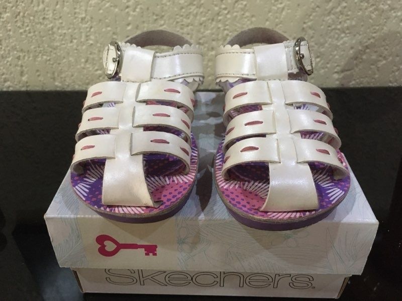 Sandálias skechers N23