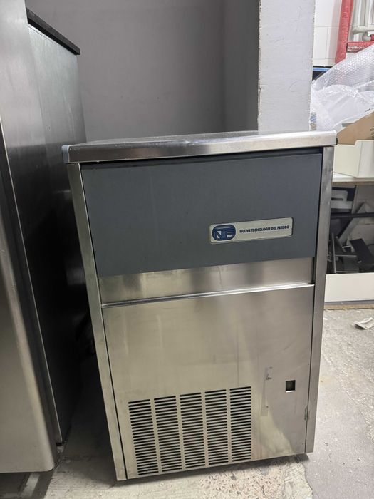 Kostkarka do lodu typu full cube 38 kg/24 h