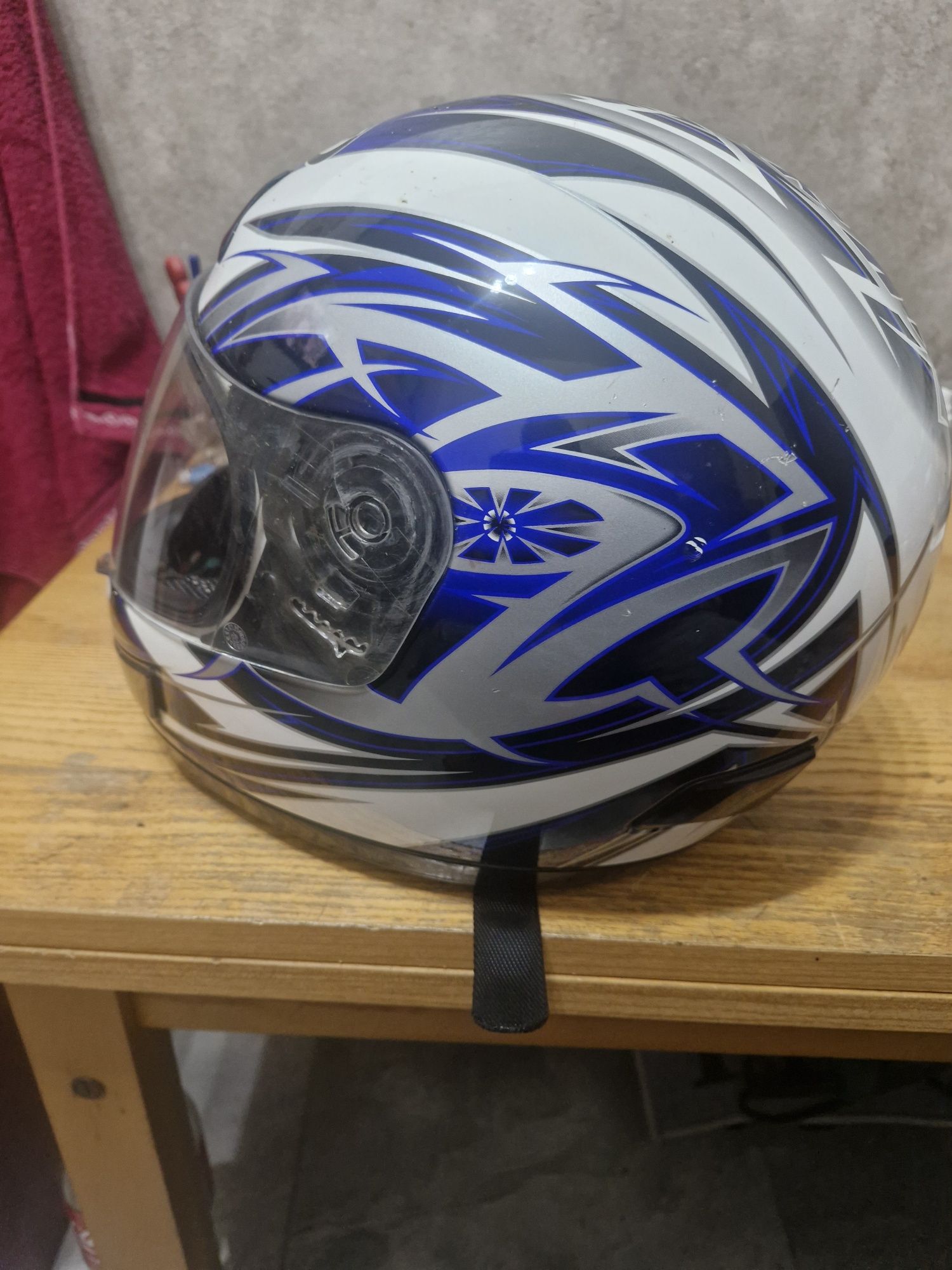 Kask motocyklowy firmy HJC