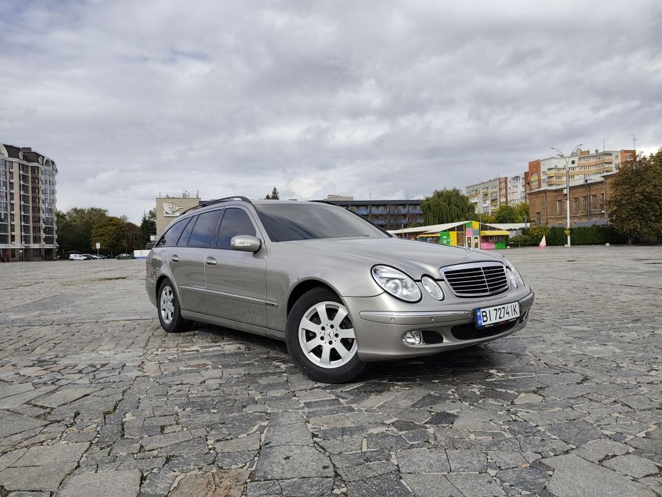 Mercedes-Benz E  2004