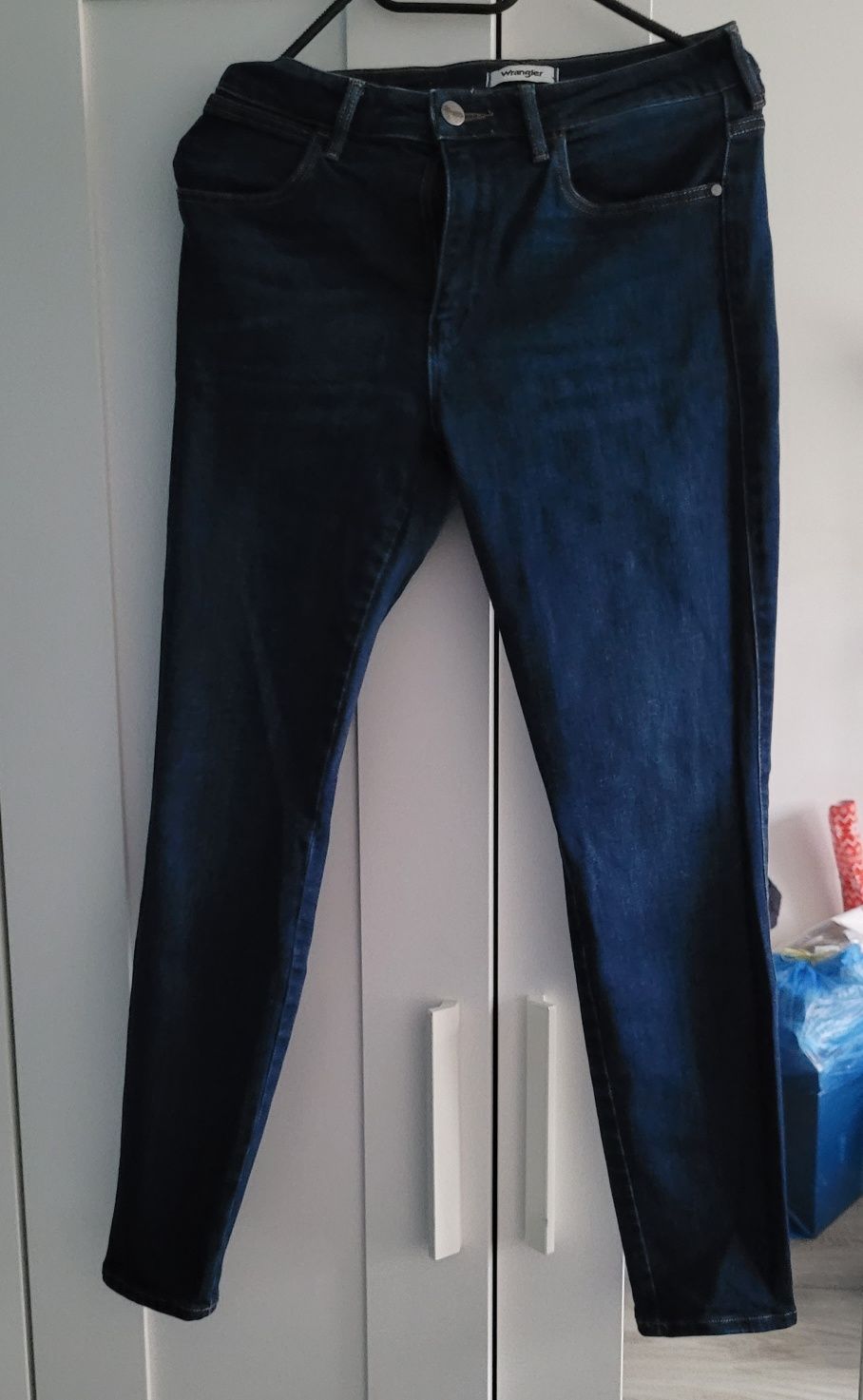 Jeansy wrangler roz 27/30