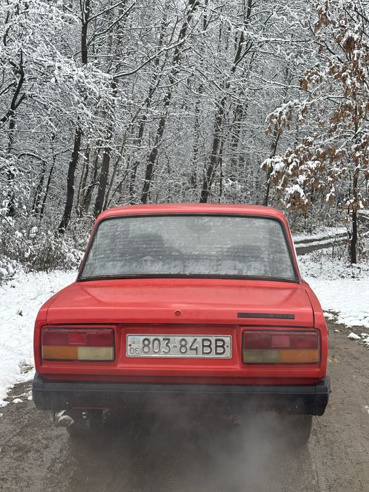 Автомобіль Ваз 2107