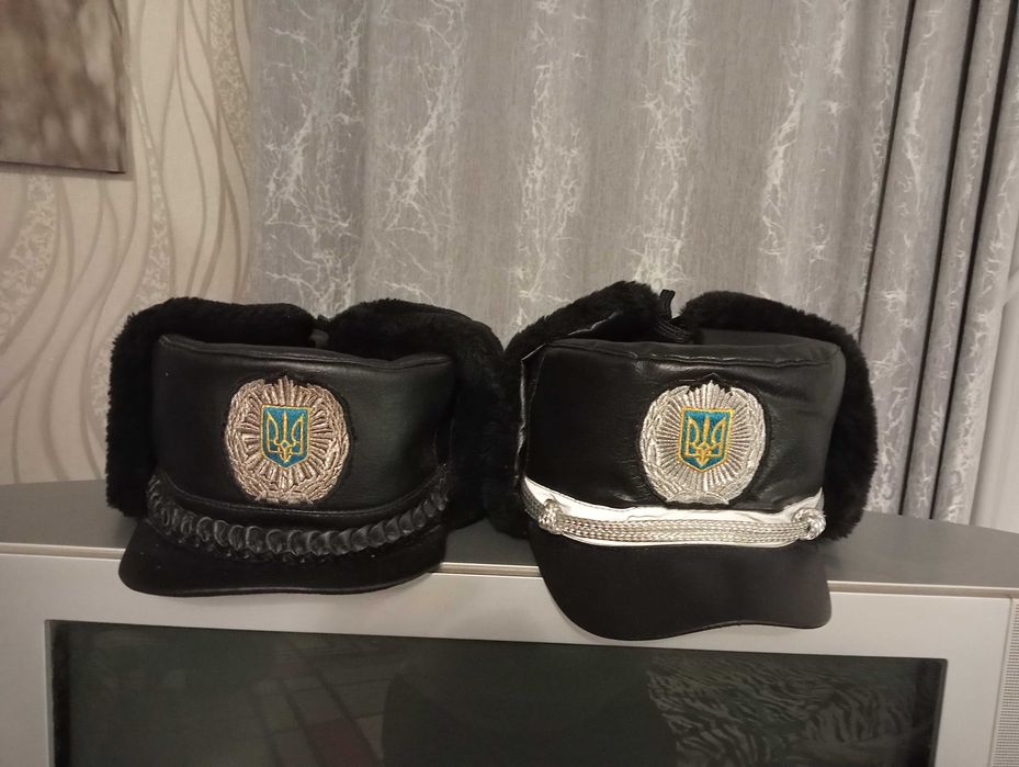 Фуражки, различная форма ВСУ, милиции Украины