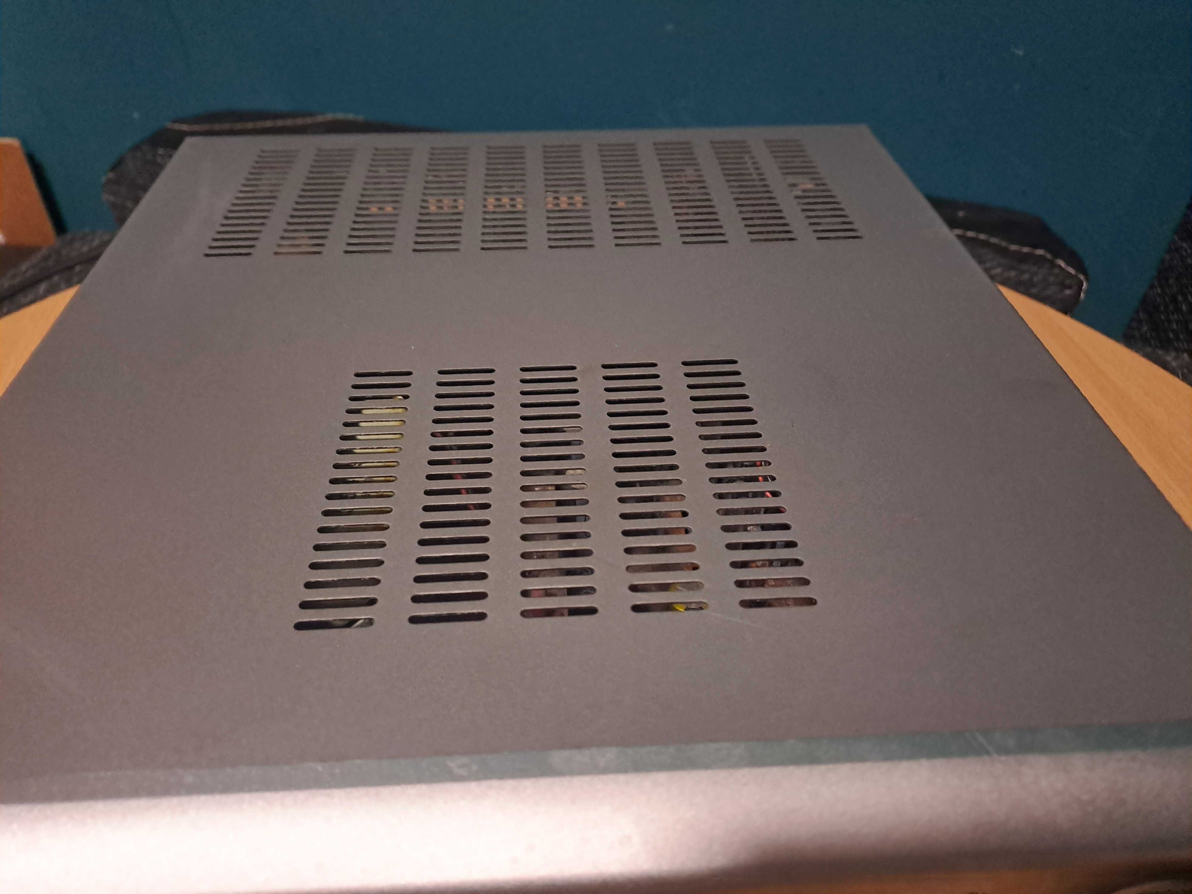 Amplituner DENON D-77
