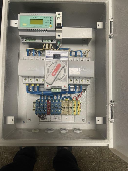 Продам щит для АВР генератора мощностью до 10 кВт б/у в отличном состо