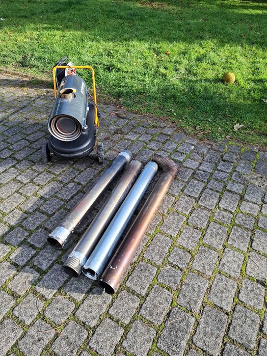 Nagrzewnica spalinowa 30 kW z odprowadzeniem spalin, kominem, zestaw