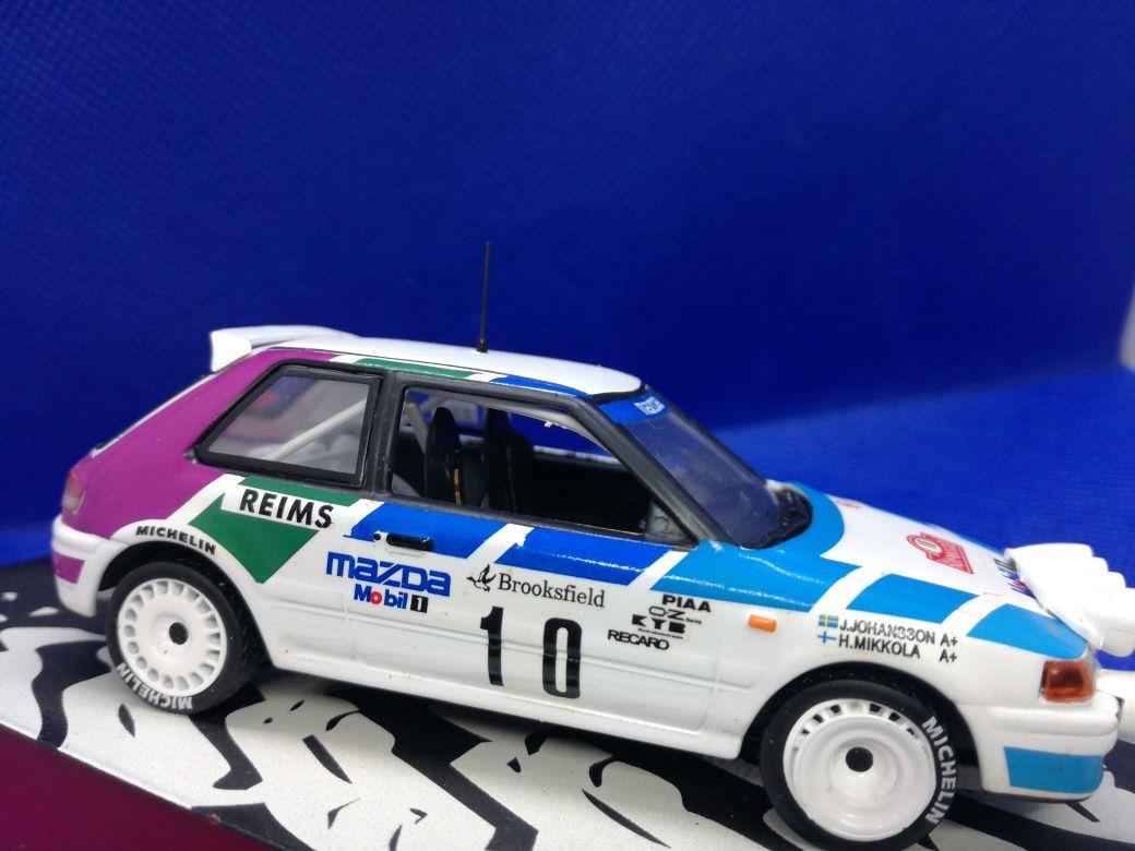 Miniatura 1/43 Mazda 323 GTX H. Mikkola RMCCarlo 1991