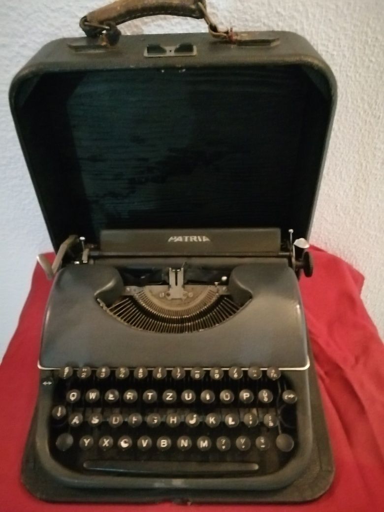 Màquina de escrever portàtil PATRIA
