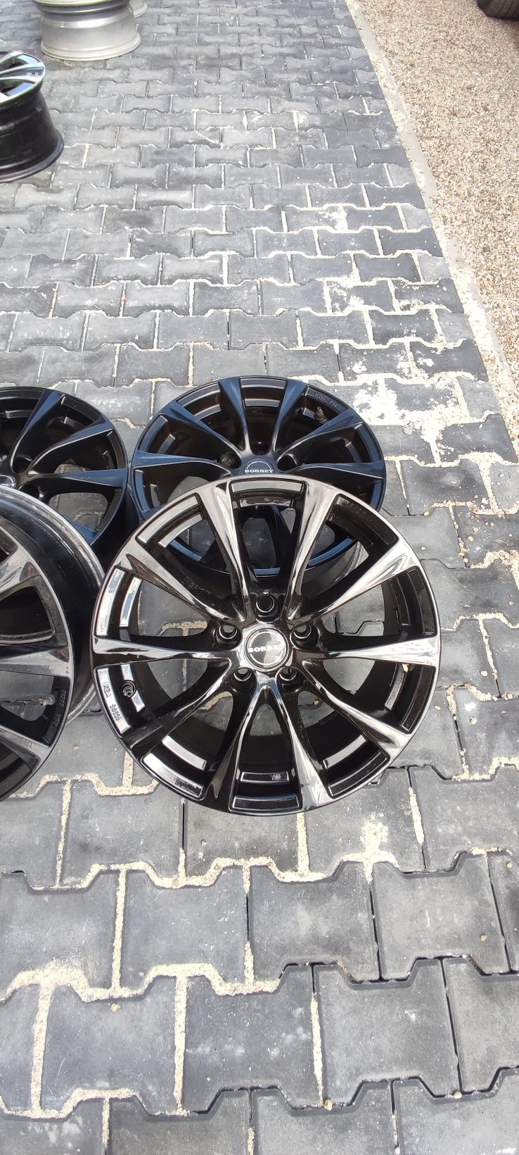 Komplet felg Borbet 17" 5x112 7,5J Et37