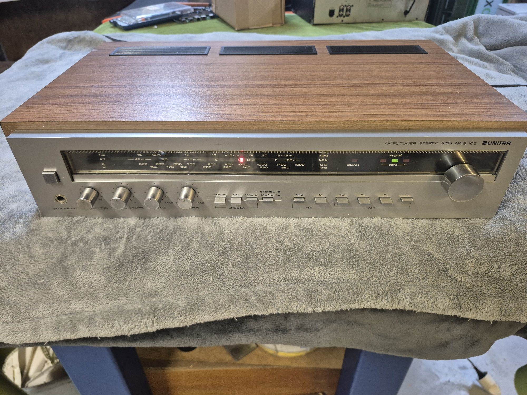 Amplituner stereo  Unitra Aida AWS 105 bardzo łdny