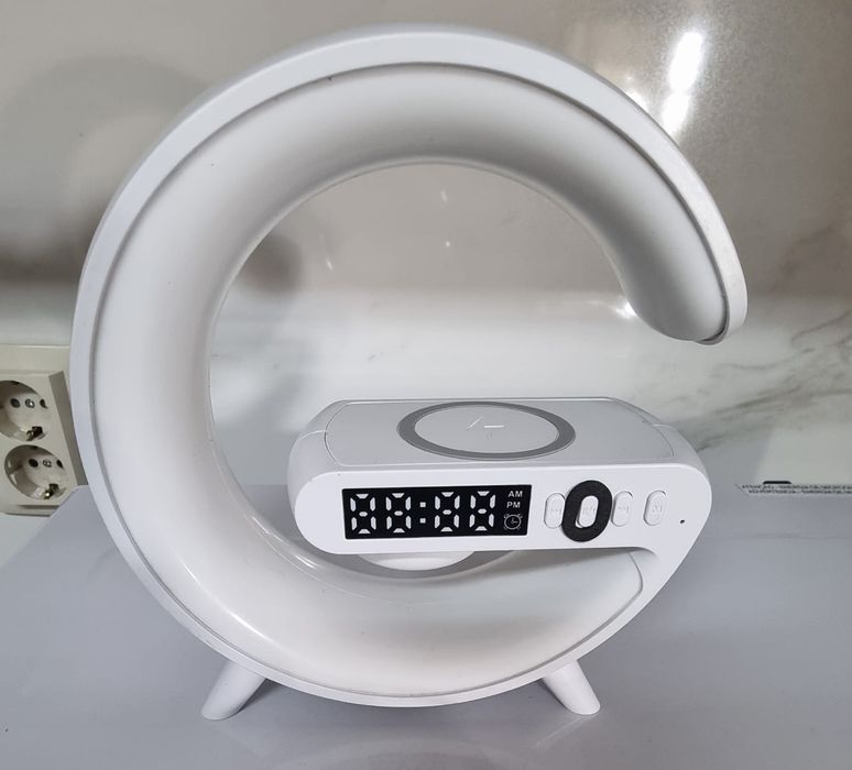 Coluna Nova em caixa com funcao Bluetooth, Carregador, Candeeiro, Radi