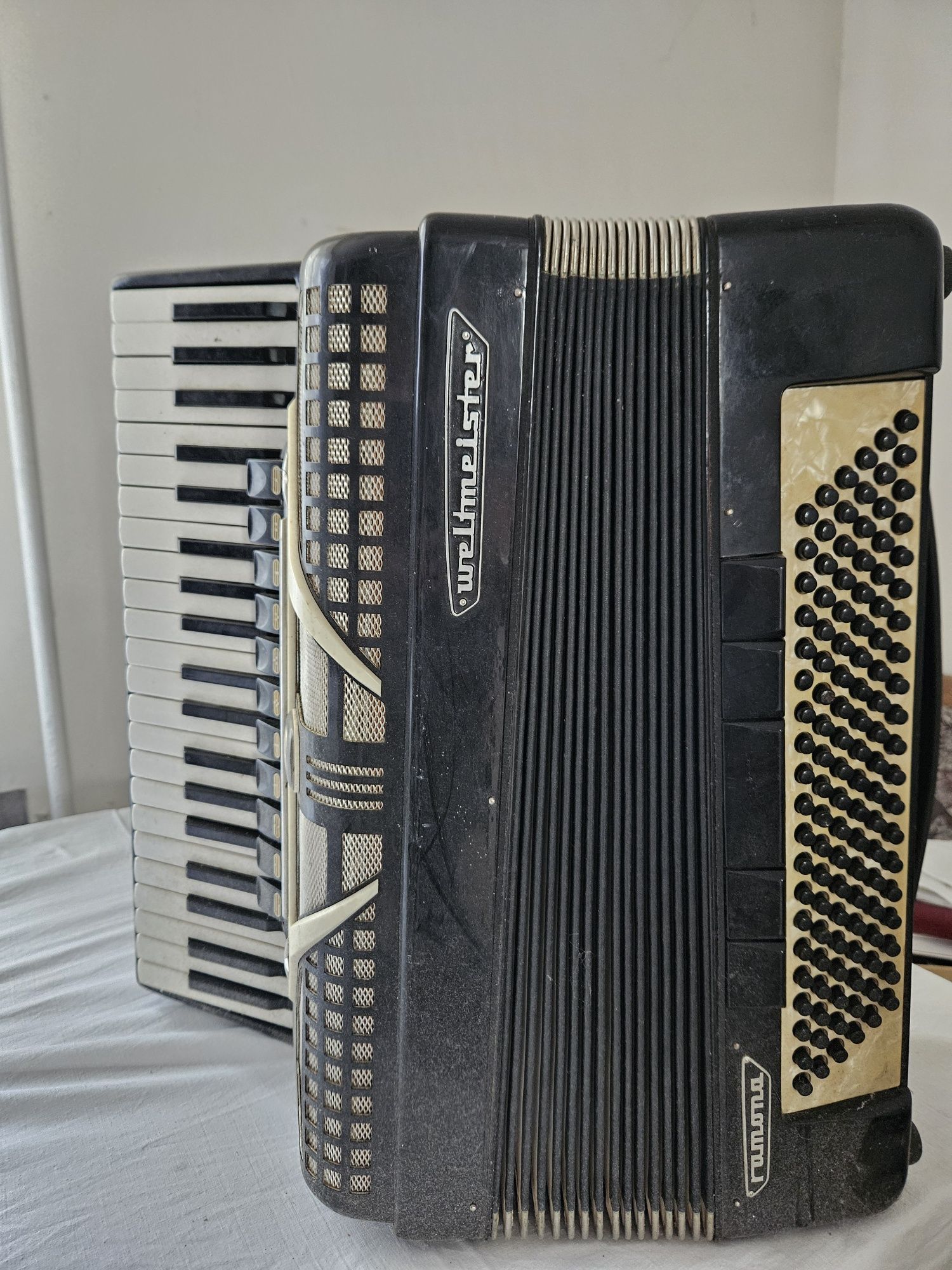 Akordeon instrument