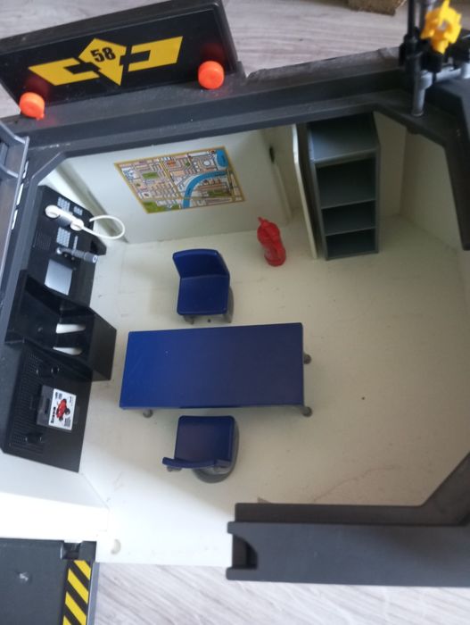 Playmobil komisariat 700338 składany w walizkę