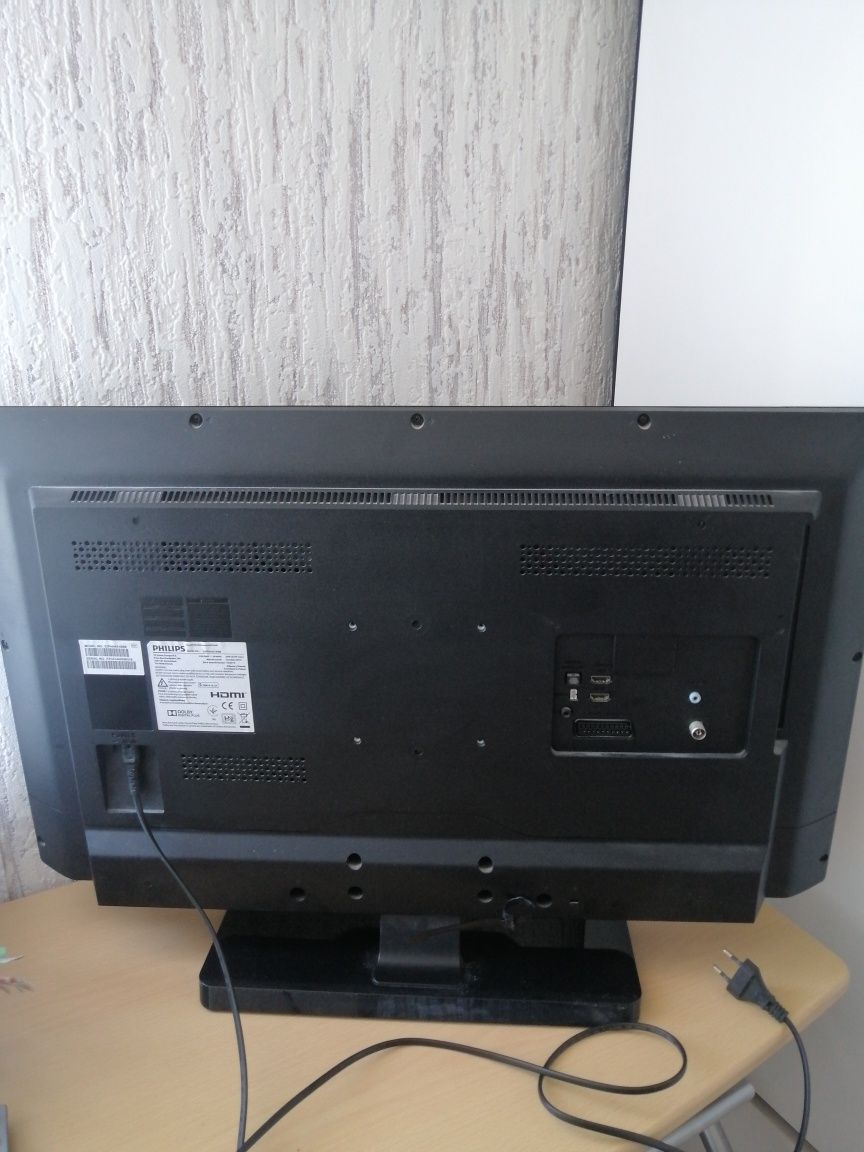Sprzedam telewizor PHILIPS, model: 32PHH4319/88