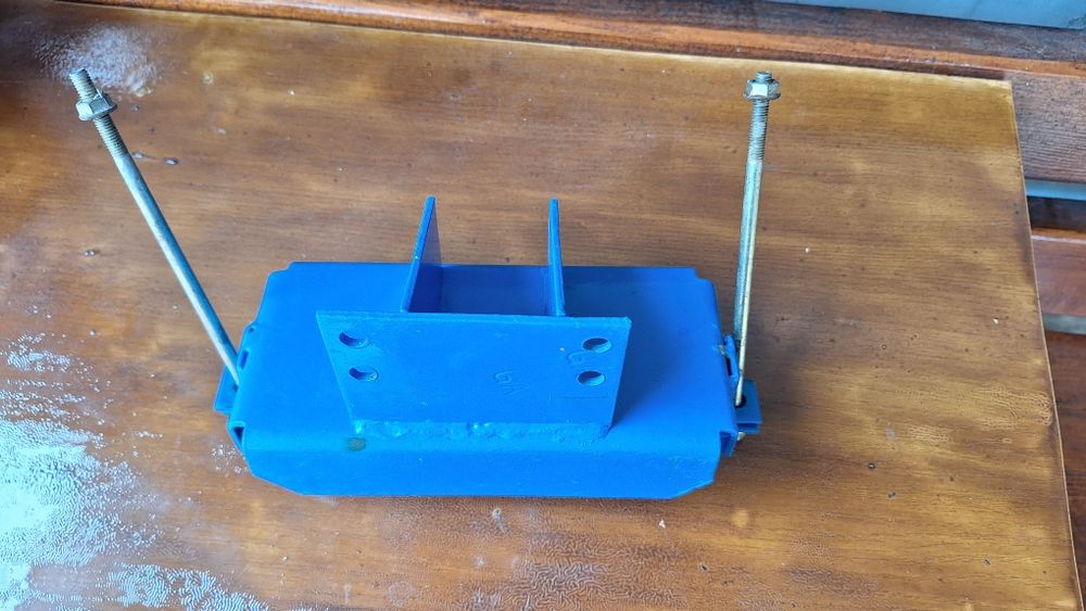 Скринька під АКБ 186F