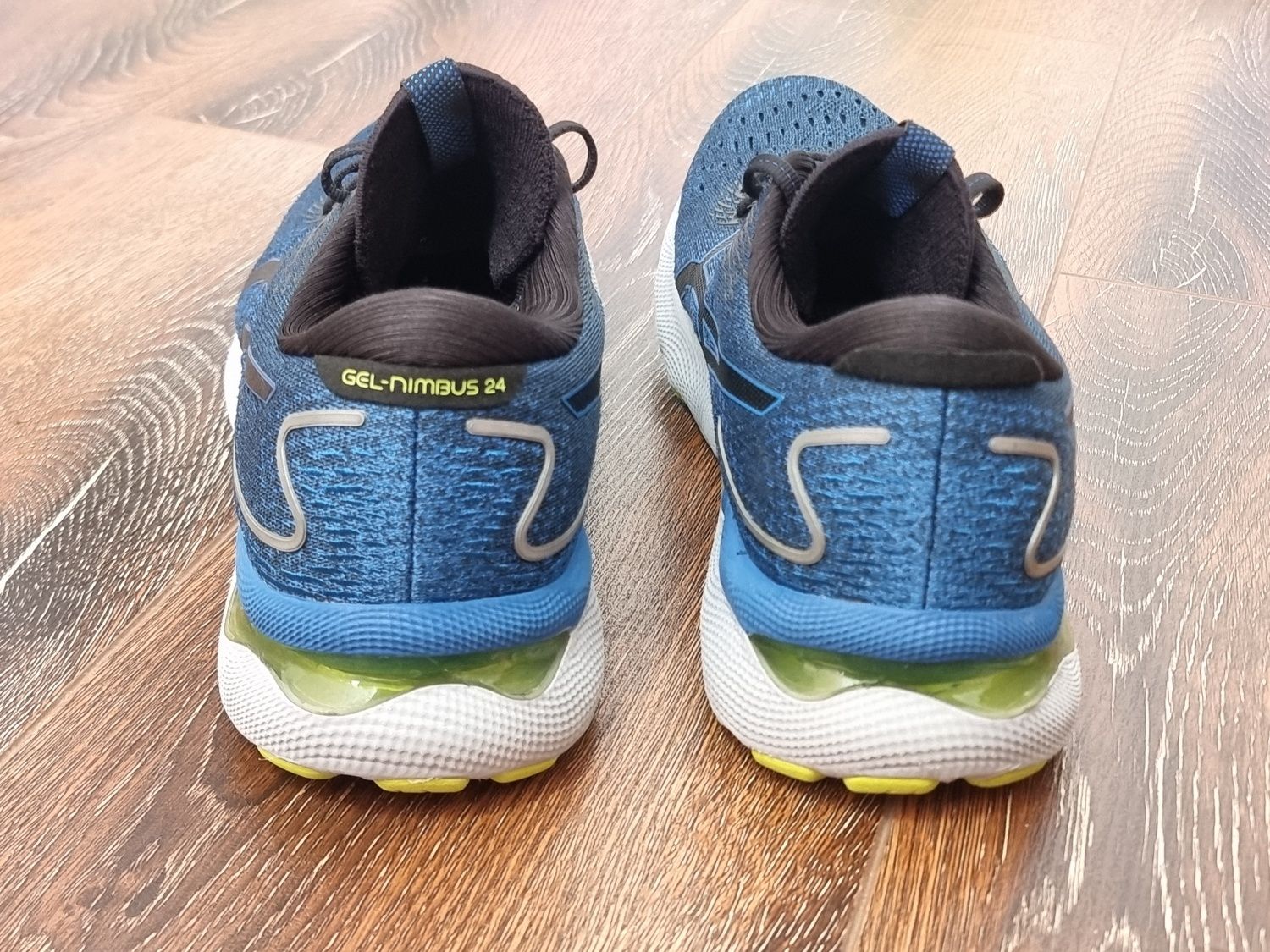 Оригінал 100% чоловічі кросівки asics nimbus 24 eur 44