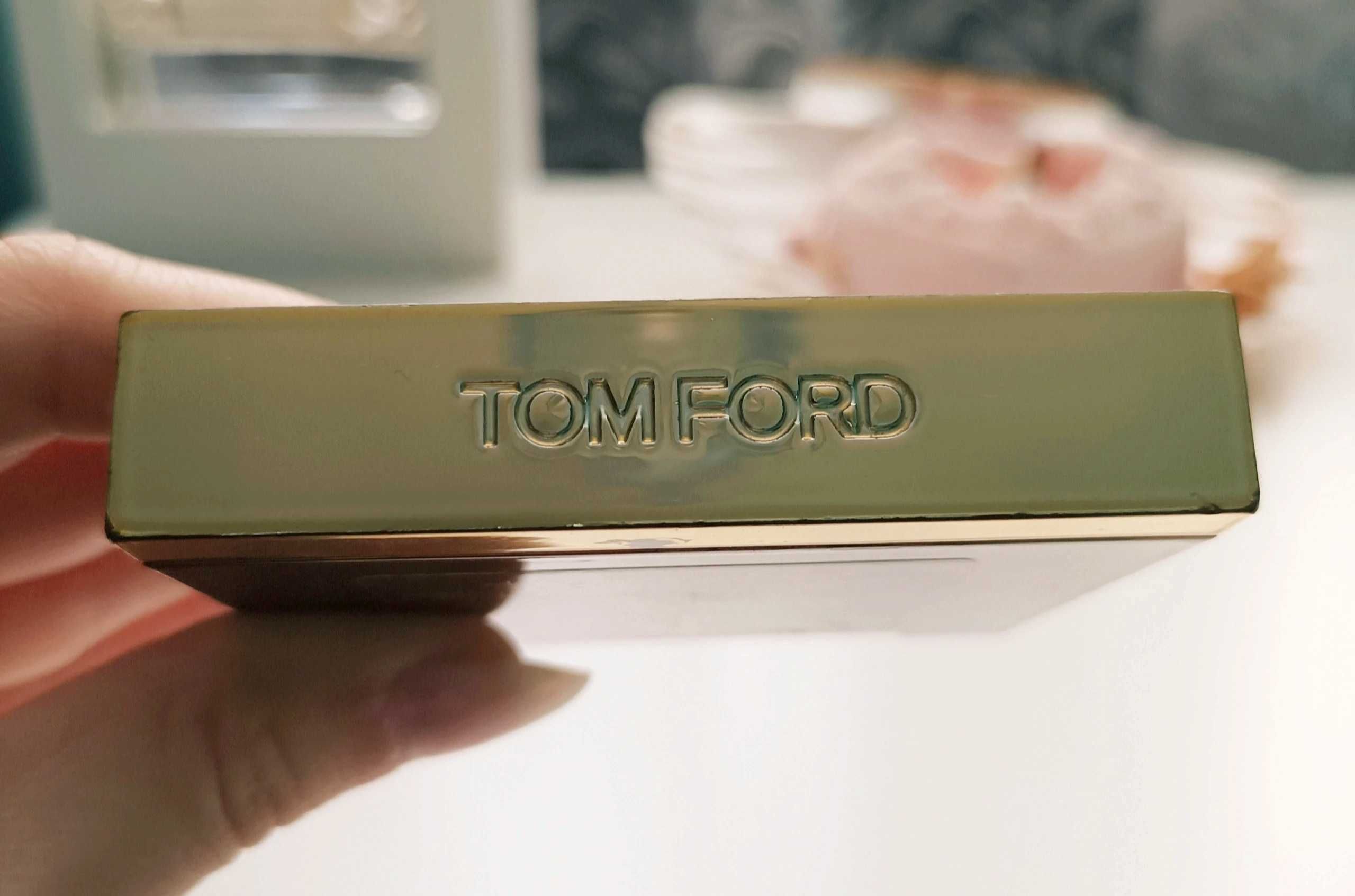 Tom Ford róż z pędzelkiem i lusterkiem