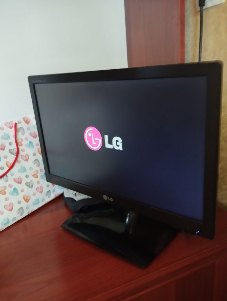 Монітор LG Flatron