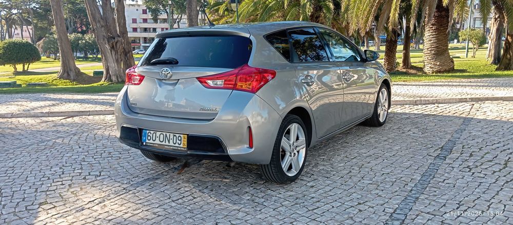 Toyota Auris 1.4 D4D com 139000 km