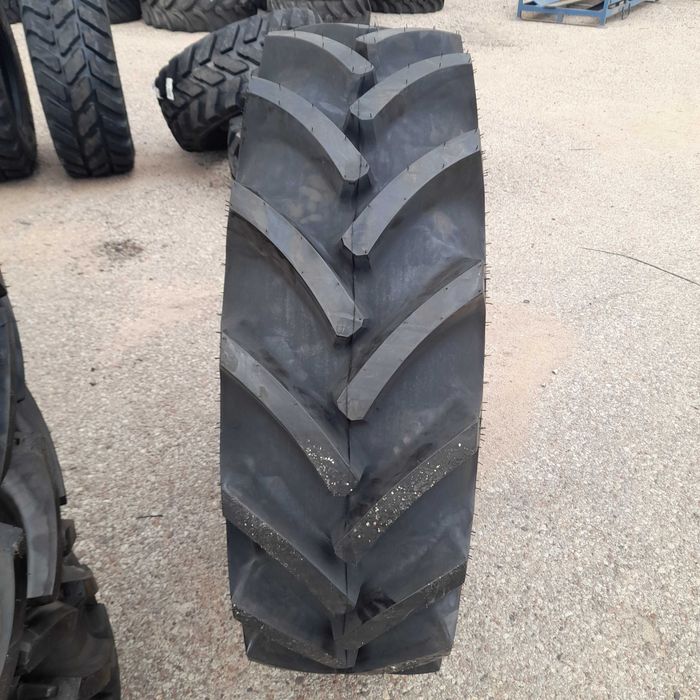 Opona 15.5/80-24 16PR PGX WM Galaxy