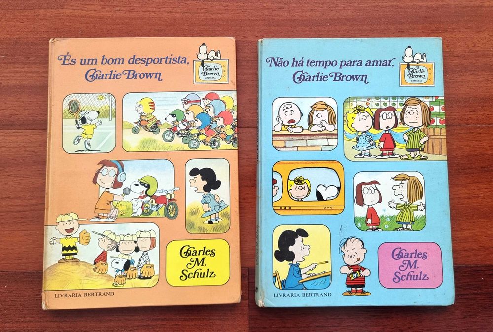 Dois livros "Charlie Brown" de Charles M. Schulz