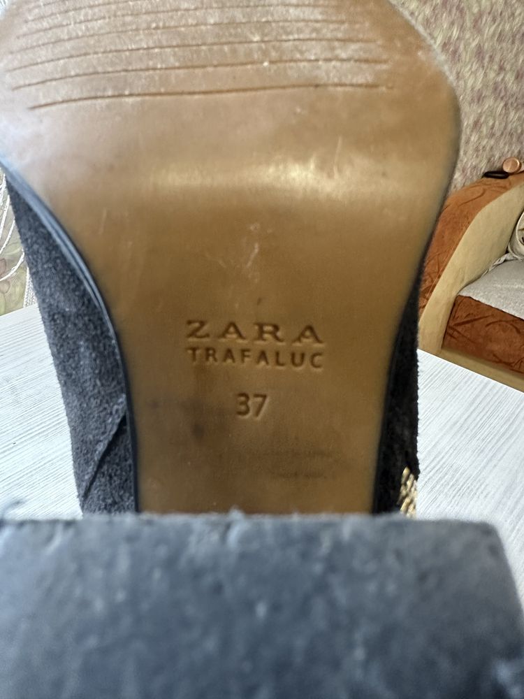 Взуття демісезонне, натуральна замш, фірма ZARA