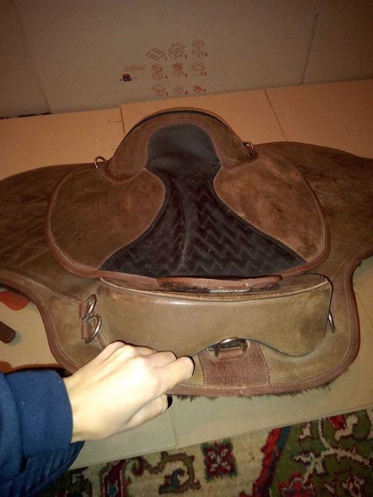 Продам кожаное безленчиковое седло для лошади б/у в хорошем состоянии