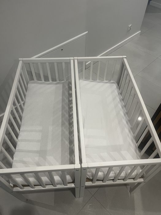 Sprzedam dwa łóżeczka firmy Woodies