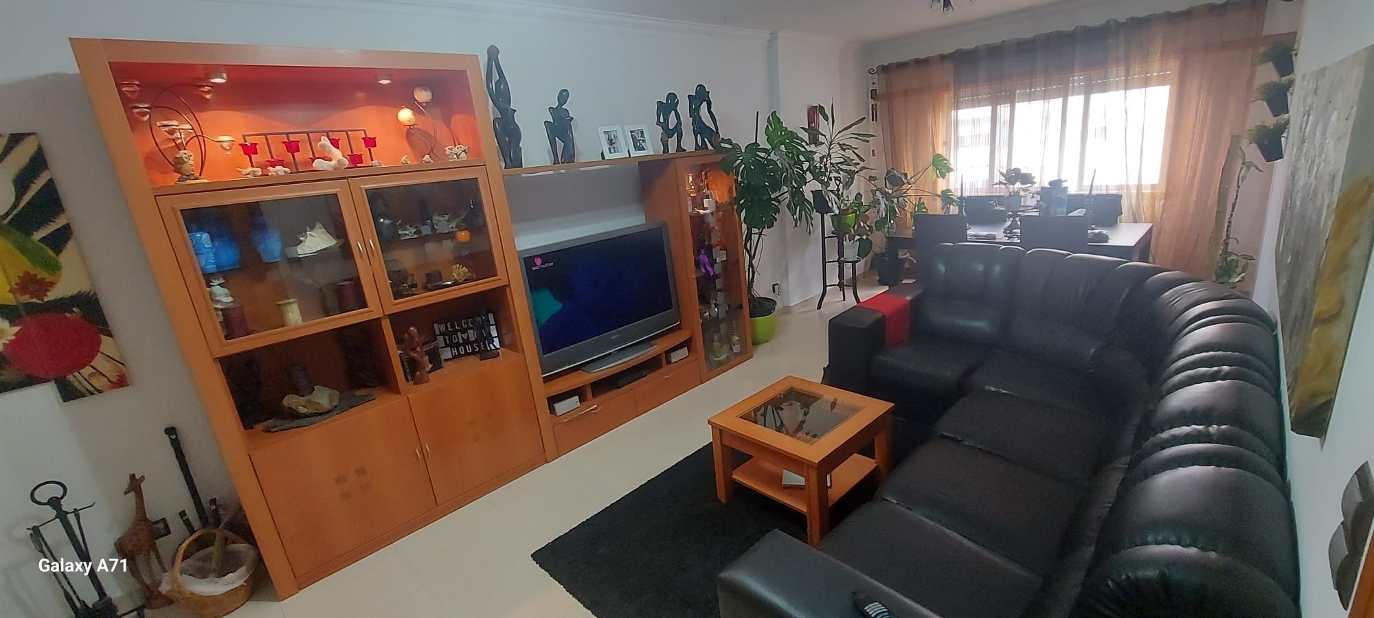 Móvel + Mesa de centro em Pinho